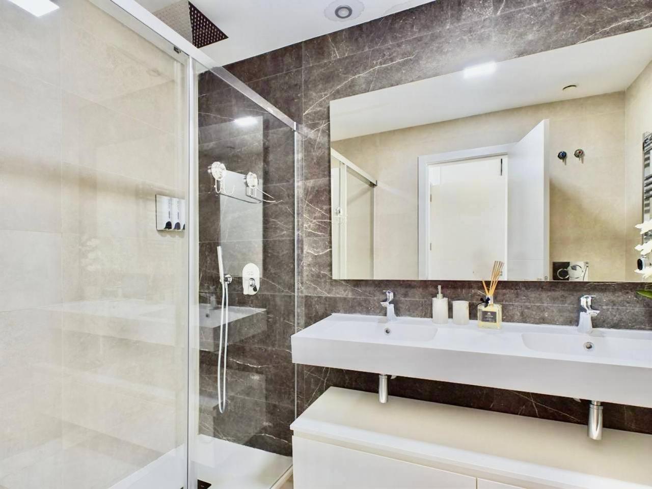 Sunset Cliffs Banana Apartment